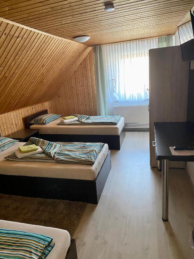 新乌尔姆 Riedwirtshaus汽车旅馆 外观 照片