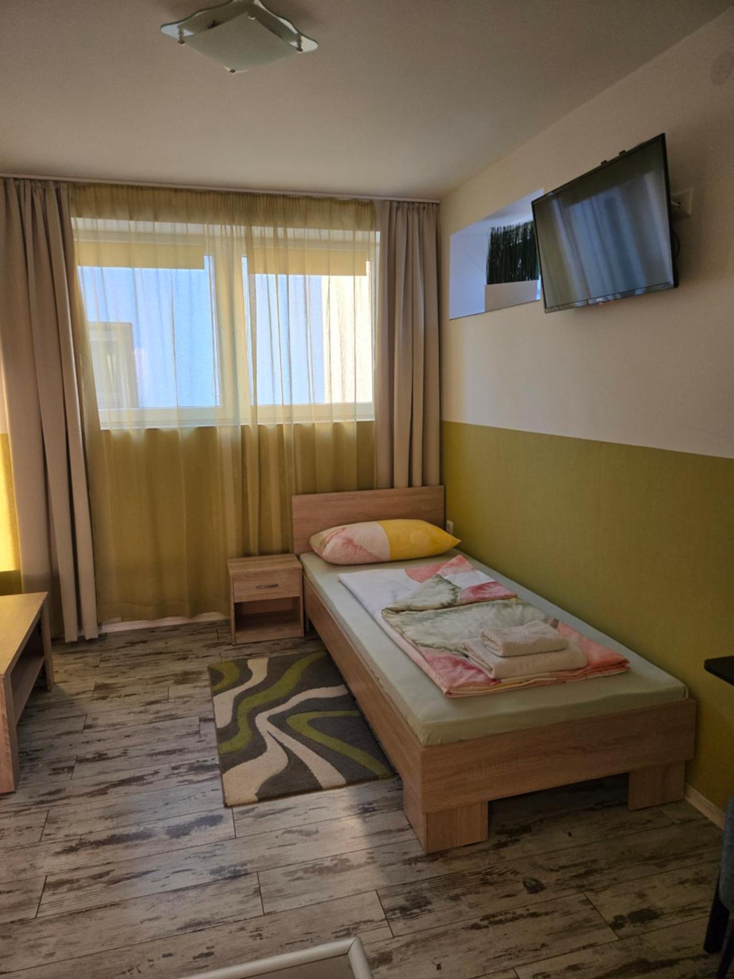 新乌尔姆 Riedwirtshaus汽车旅馆 外观 照片